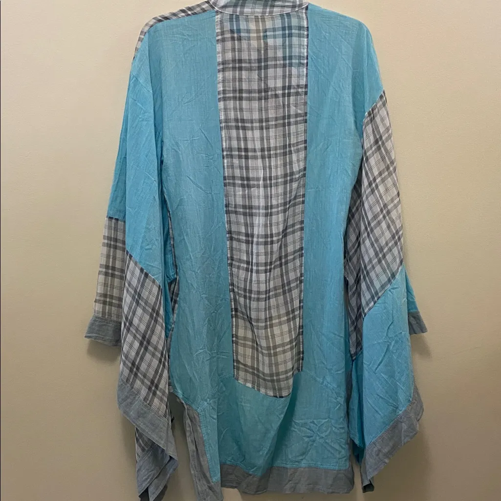 Nuvula beautiful plaid wide arm elegant statement top size small Blue - Image 7