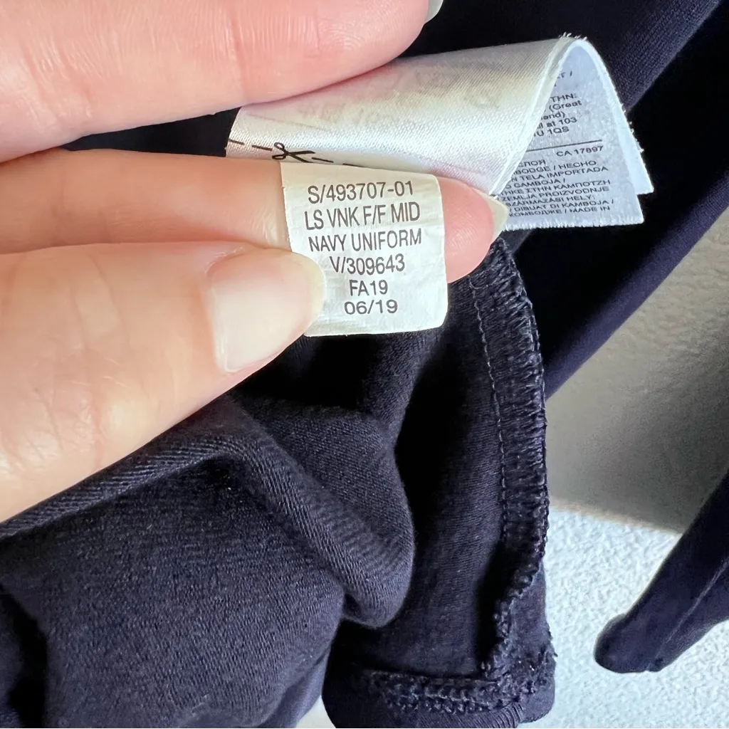 GAP Women’s Long Sleeve V-Neck Fit and Flare Midi Dress Navy - Image 6