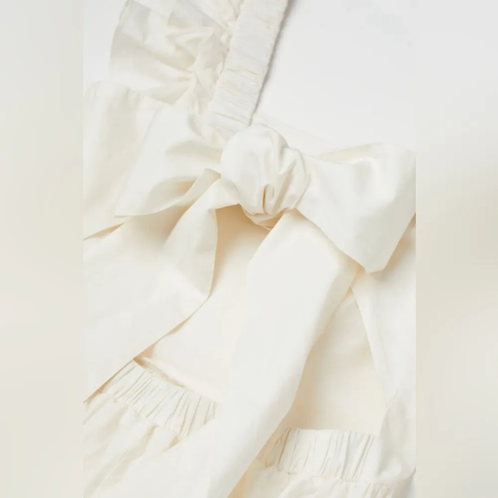 White ruffled dress - Image 2