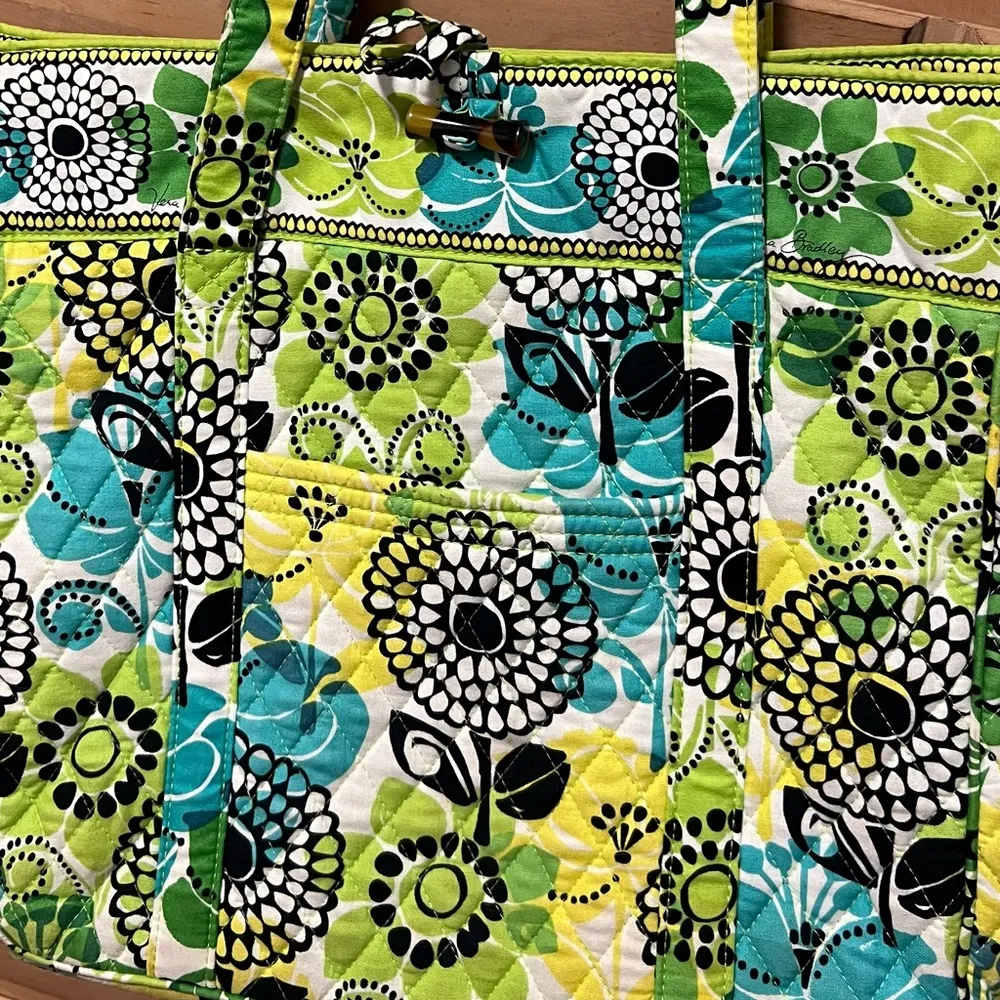 Vera Bradley vera tote - Image 5