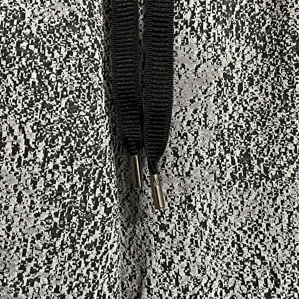 Lululemon Jet Pant in Power Luxtreme Spray Jacquard White Black - Image 5