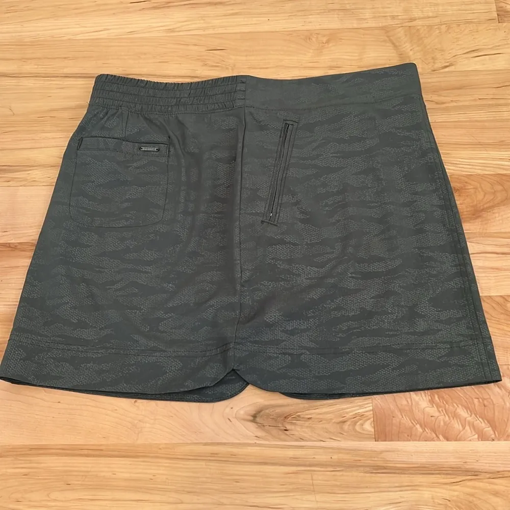 Orvis Green Camo Print Pull-on Travel Skort - Image 5