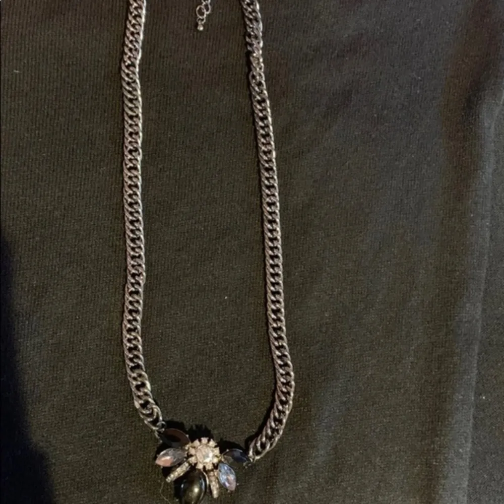 SPARKLING Rhinestone and Black Necklace With Thick Silver‎ Chain 10 inches Silver - Image 6