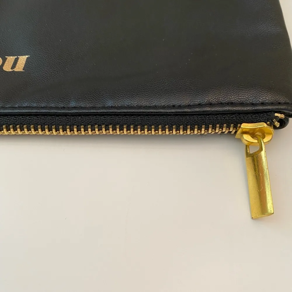 Noir black and gold cosmetic pouch - Image 5