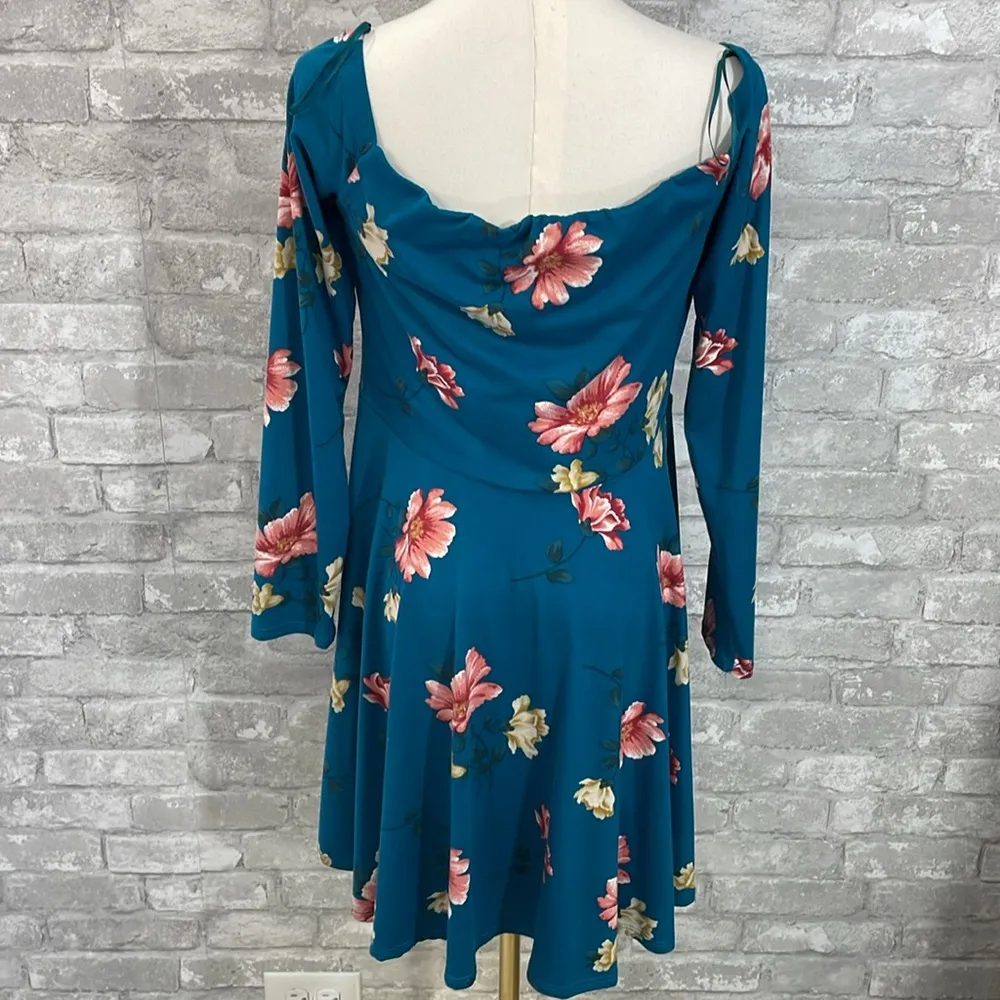 Nine Britton Blue Off Shoulder Dress with Scoop Neck - Image 3