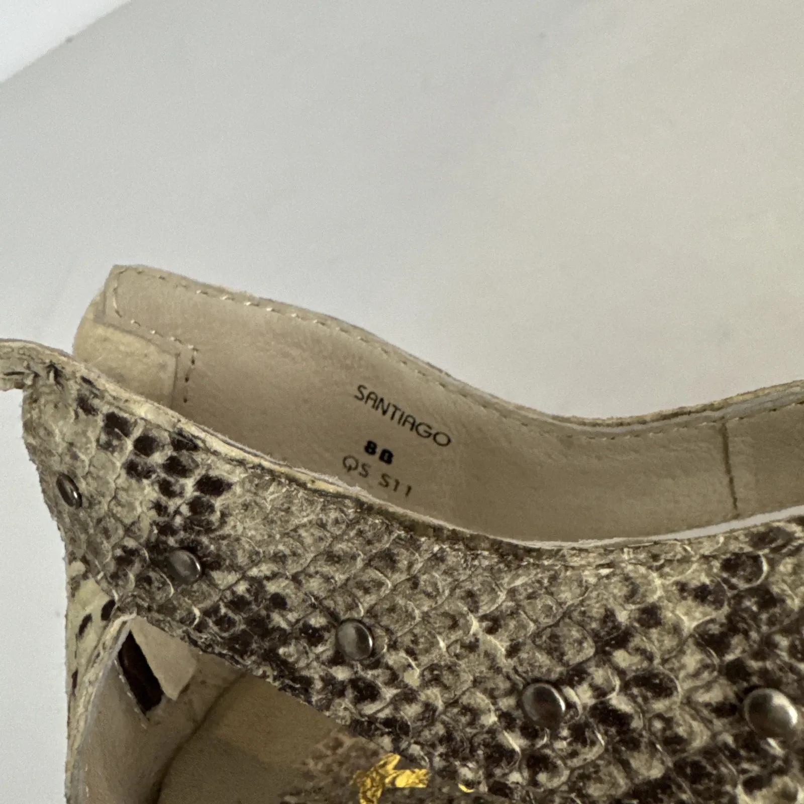 Earthies Sandles Santiago Beige Snake Embossed‎ Leather Studded Edgy Animal 8 B Tan - Image 11