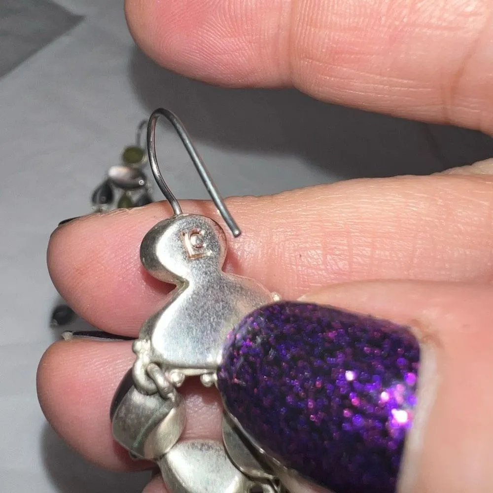 Liz Claiborne Vintage Silver Tone And Stone Bead Bracelet and Earring Set - Image 9