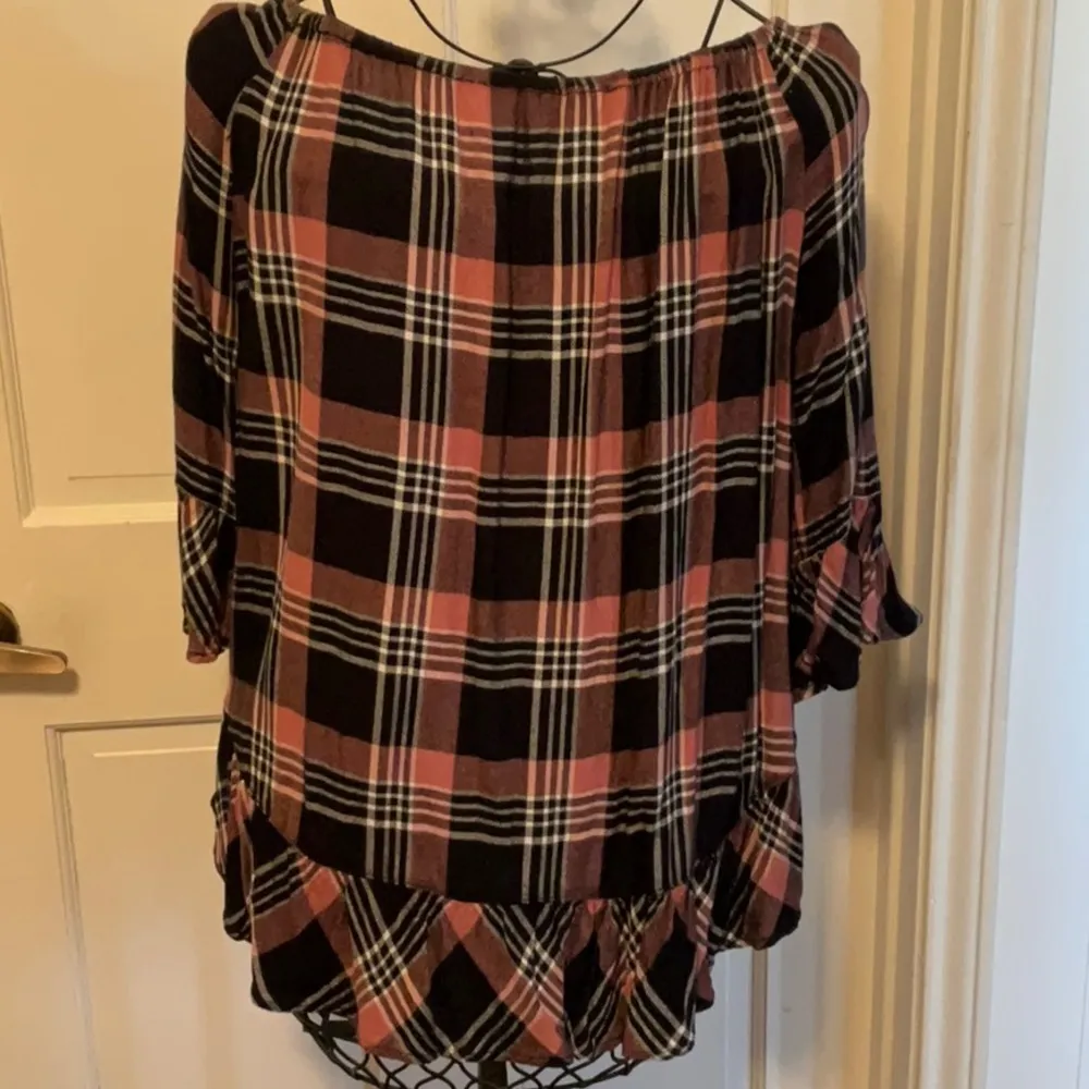 🍿🍿🍿BOGOHO🍿🍿🍿Plaid Women's Top in Pink and Black - Image 8