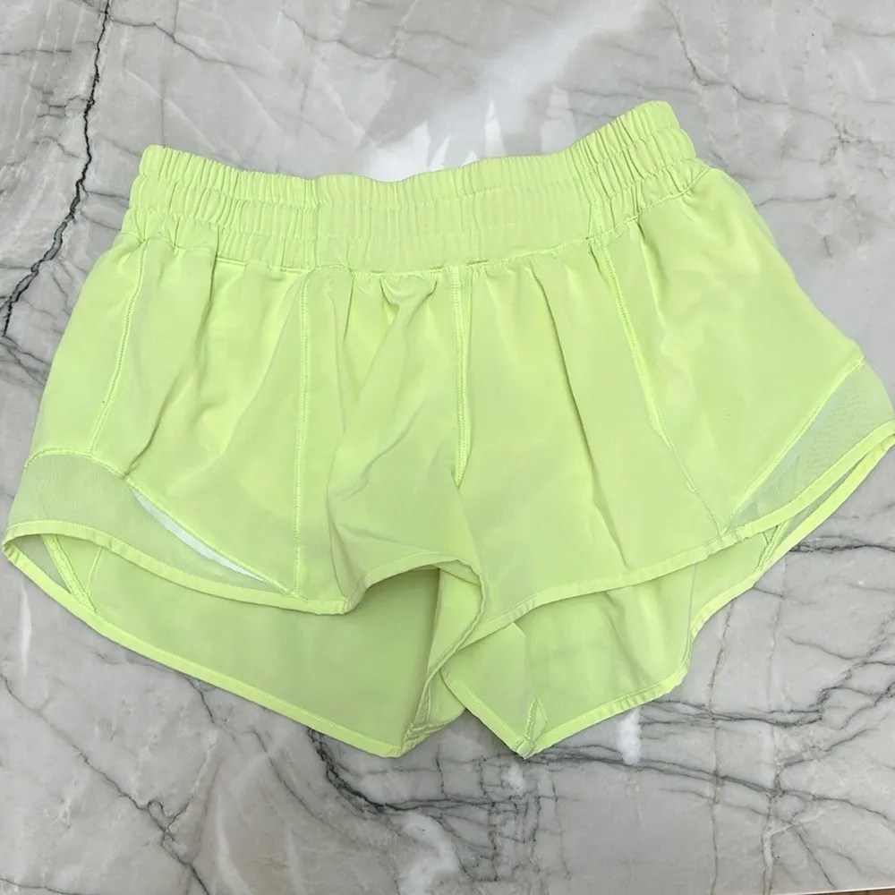 Lululemon Hotty Hot Short II (2.5") - Image 5