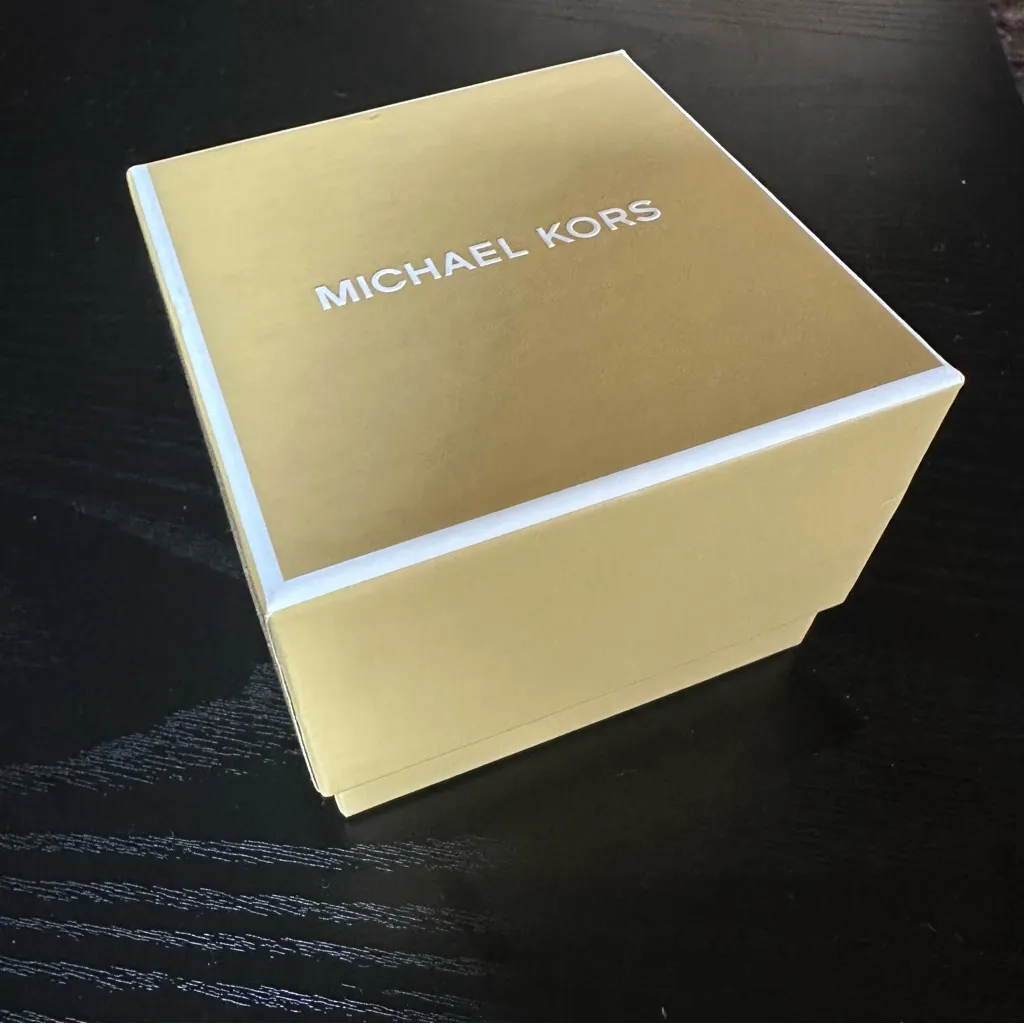 Michael Kors gold earrings + necklace logo paved diamonds 19 inches MKJ8019SET - Image 4