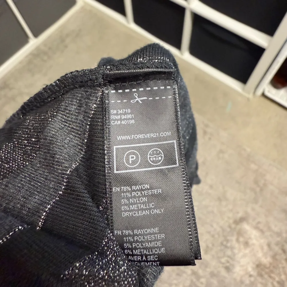 XXI. Brand Y2K Vintage Black and Silver Long Striped Kimono Vest Red Size M - Image 5