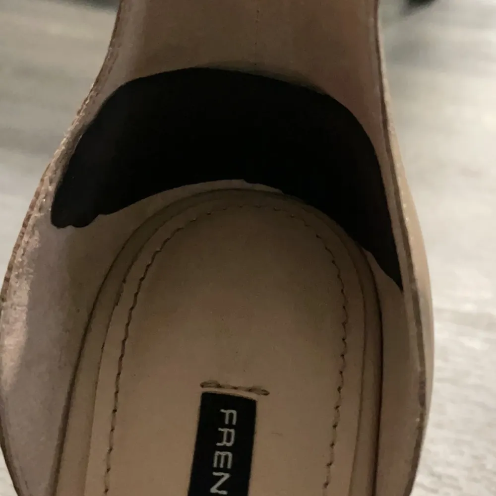 French Connection Nude Metallic Strap Stiletto 8.5 - Image 8