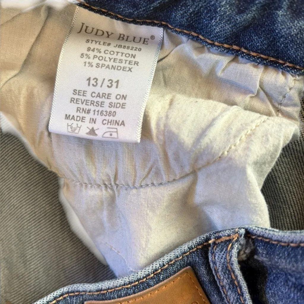 Judy Blue Jeans Boyfriend Fit Distressed High Waist JB88220 Womens Size 31 or 13 - Image 7