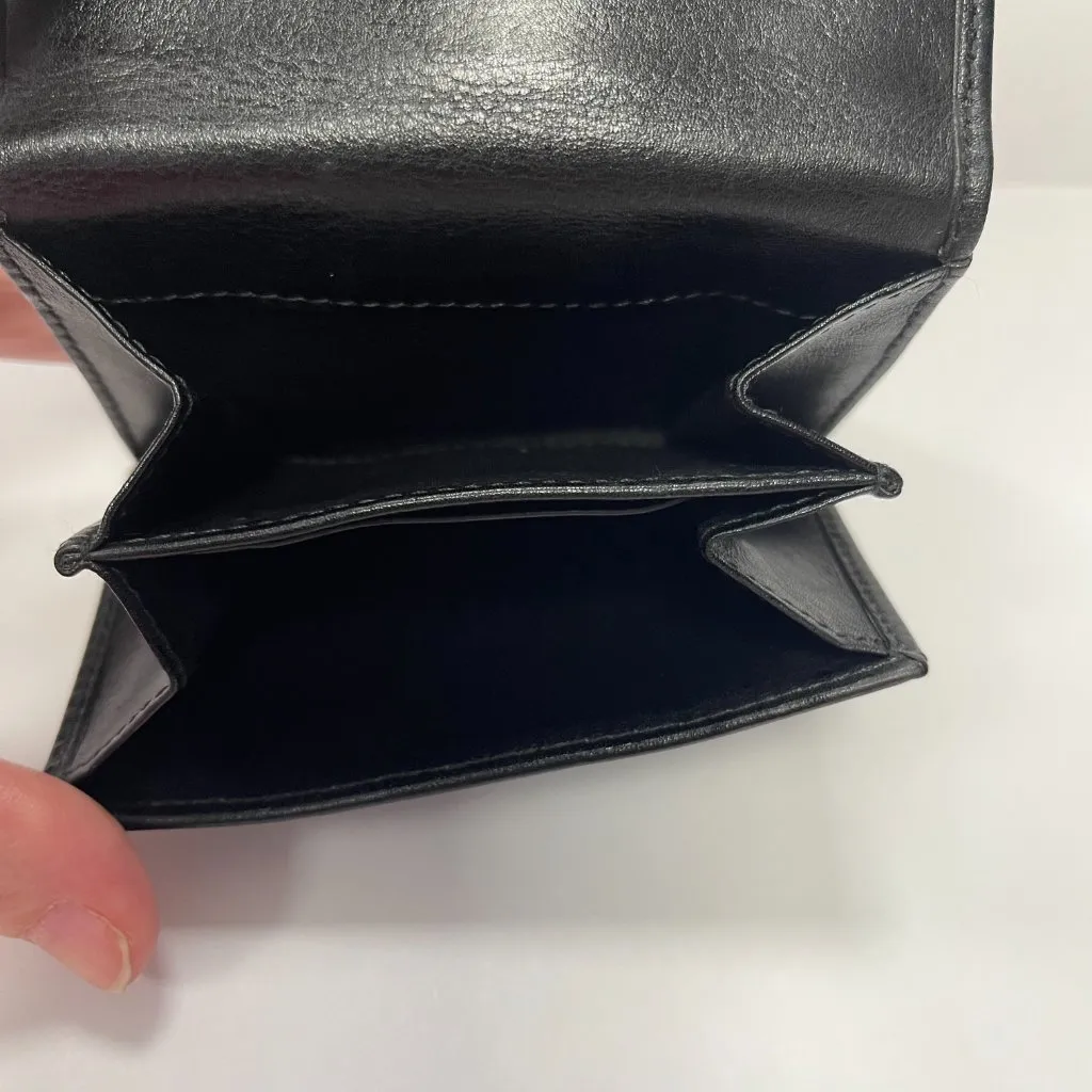 GUCCI Leather Bi-fold Compact Wallet Black - Preowned - Image 10