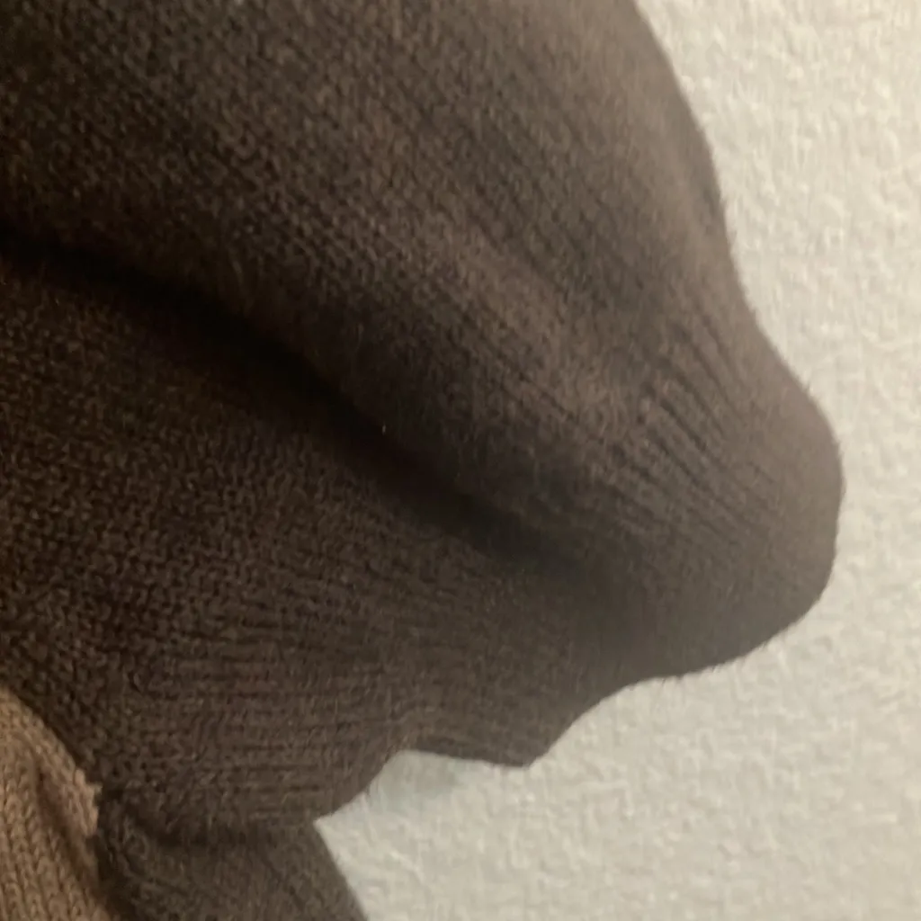 FINAL MARKDOWN Ladies limited sweater large - Image 4