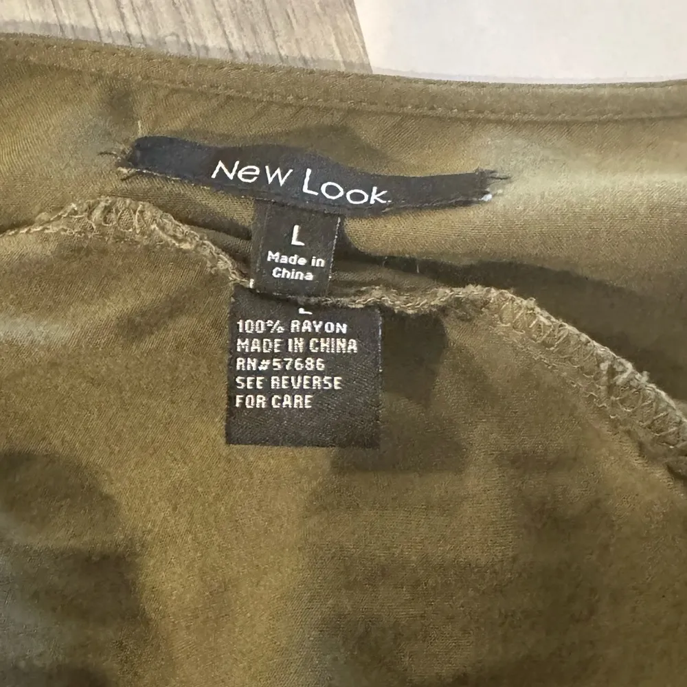 New Look Women's Plus Size Green Zip Neck Long Roll Up Sleeve Blouse - Image 5