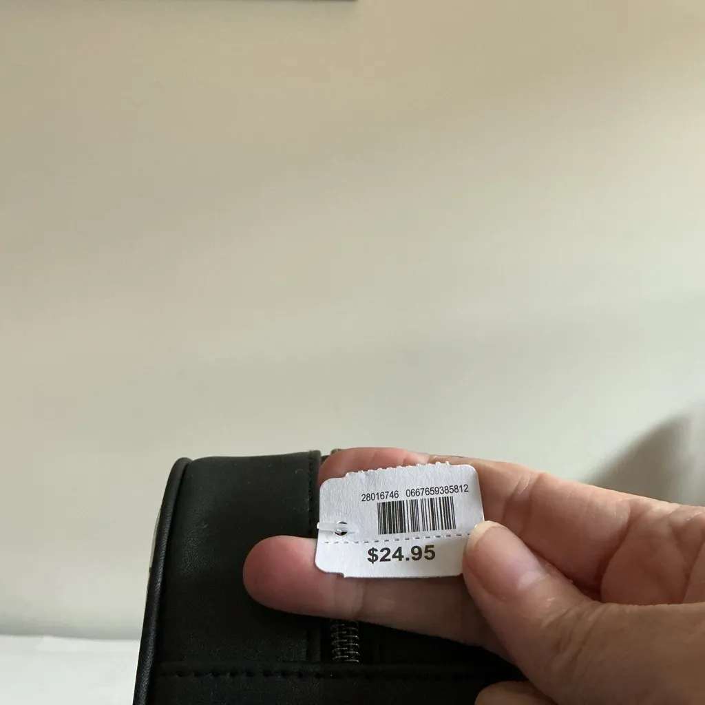 Bath & Body Works Disney Villains Holographic Cosmetic Bag NWT - Image 9