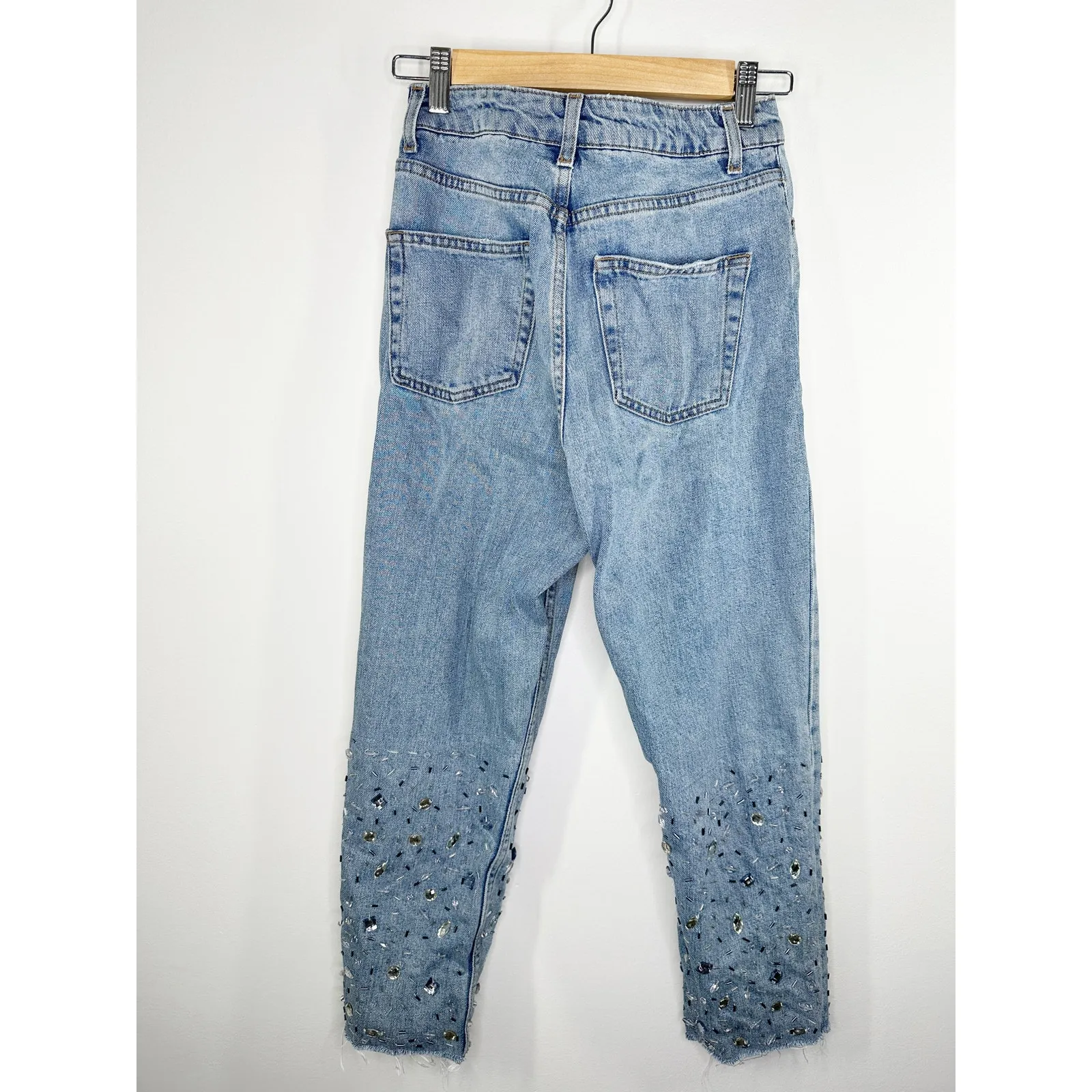 Topshop Moto Mom Light Wash Blue Denim Embellished Jeans Women's Size 26 - Image 2
