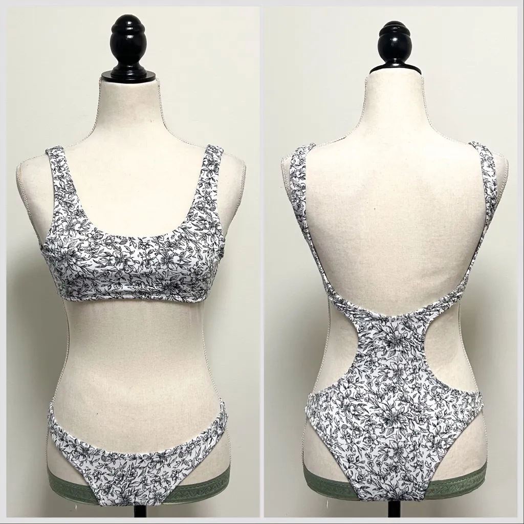 Kaali Beachwear Black White Floral Monokini Open Front Back Strap One Piece Swim Size M - Image 2