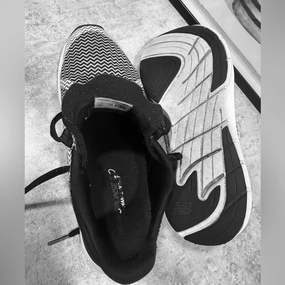 New Balance Women's 811 V2 Running Shoes, Size 6 - Image 6