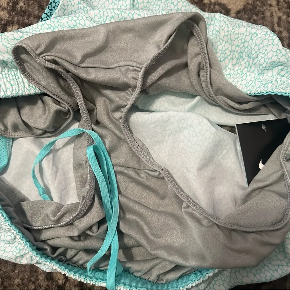 Nike NWT Women’s Size XL Aqua Blue White Printed Athletic Lined Running Shorts - Image 4