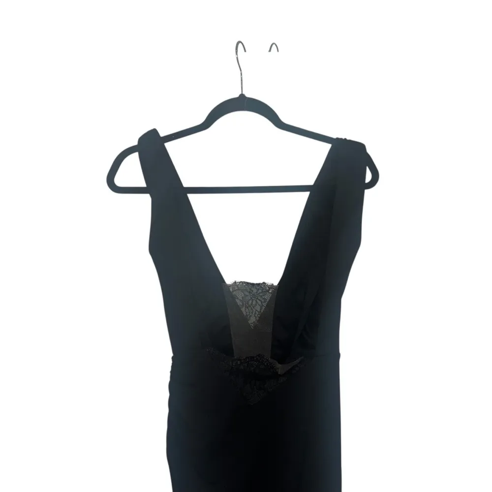 Katie May X NOEL AND JEAN The Unexpected Lace Inset Maxi Gown In Black - Image 9