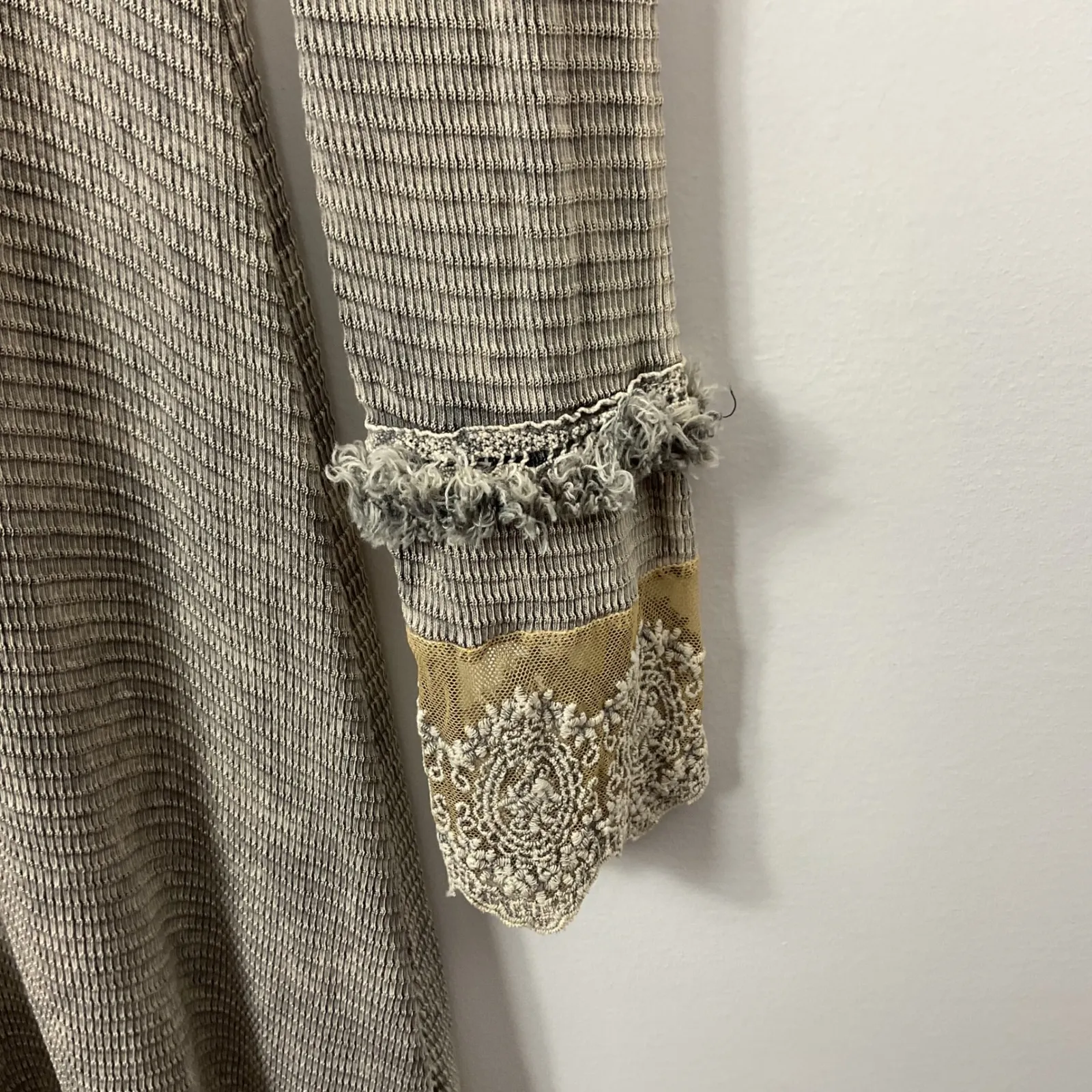 ABLE Women's Long Sleeve Thermal Dress Gray Beige Lace Cuff Size Large - Image 2