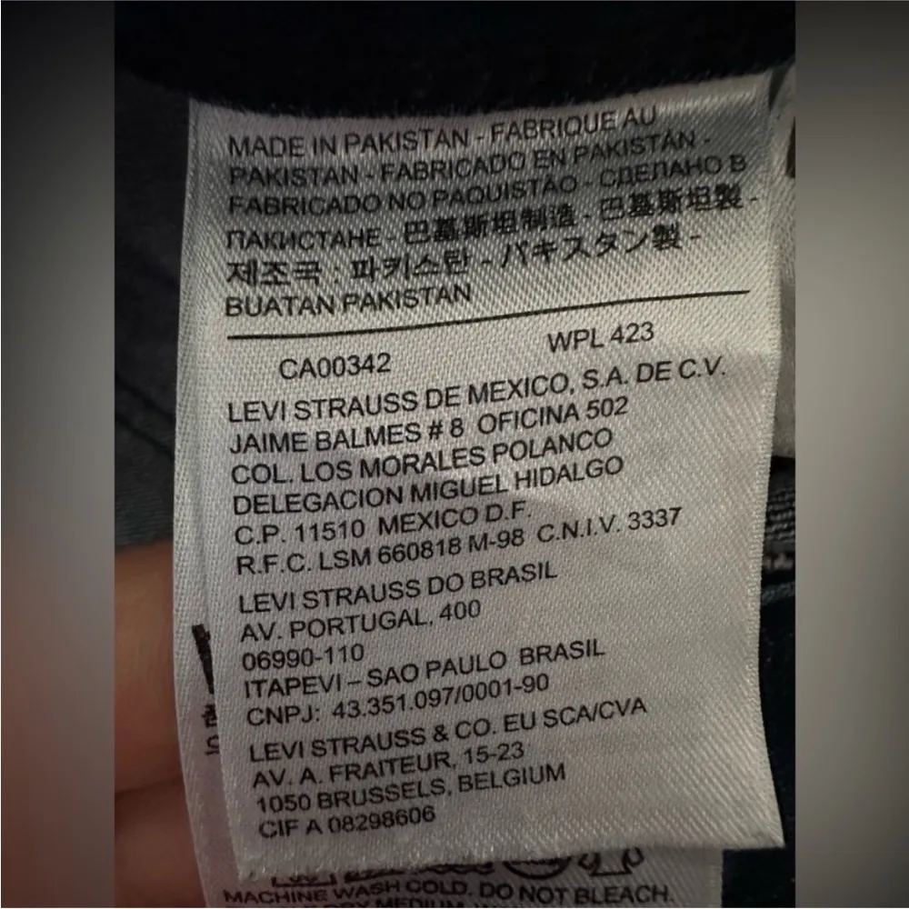 Levis women’s 515 bootcut dark wash bull denim jeans size 8 - Image 5