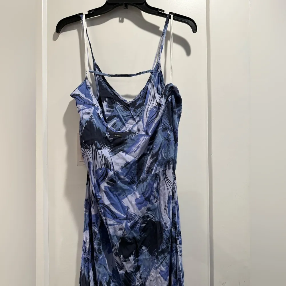 RVCA Women's Blue Patterned Dress Size Small - Image 3