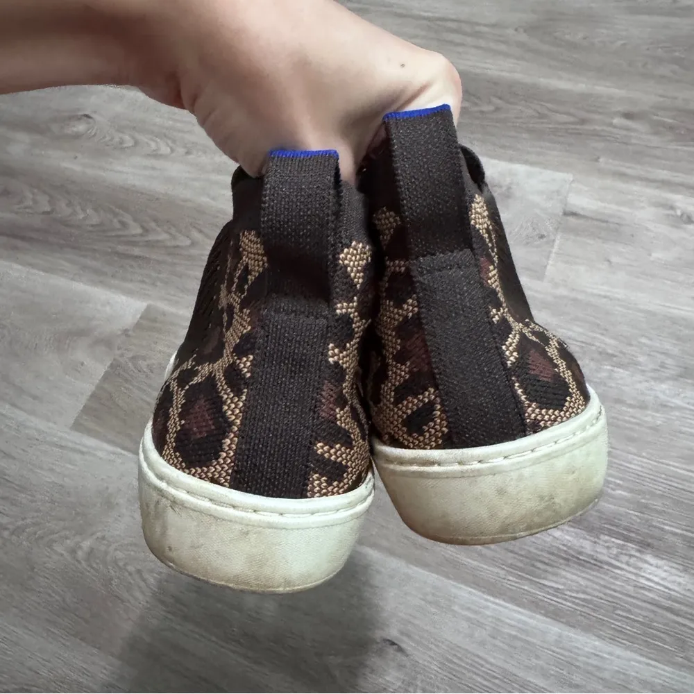 Rothy’s Chelsea Wildcat Leopard Cheetah Sneakers 9.5 Animal Print Shoes - Image 6