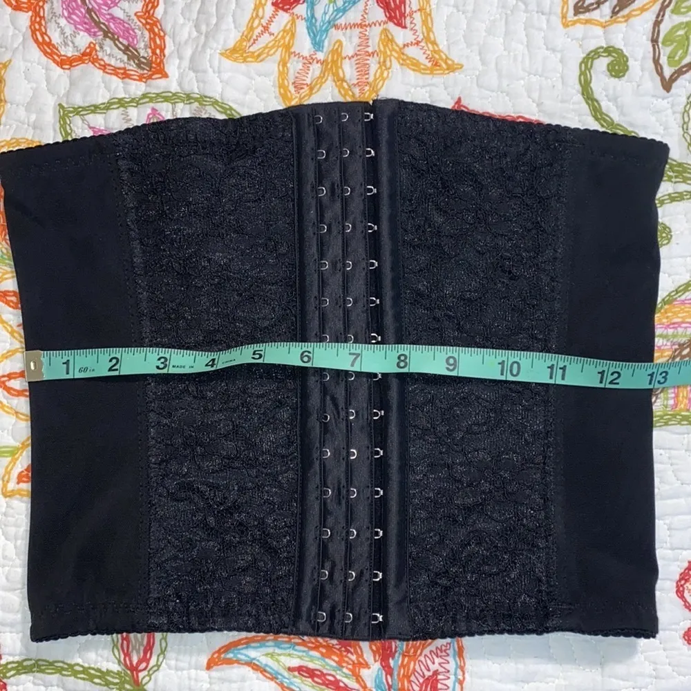 Medium waist trimmer shaper corset black hook and eye lace accents around hooks - Image 3
