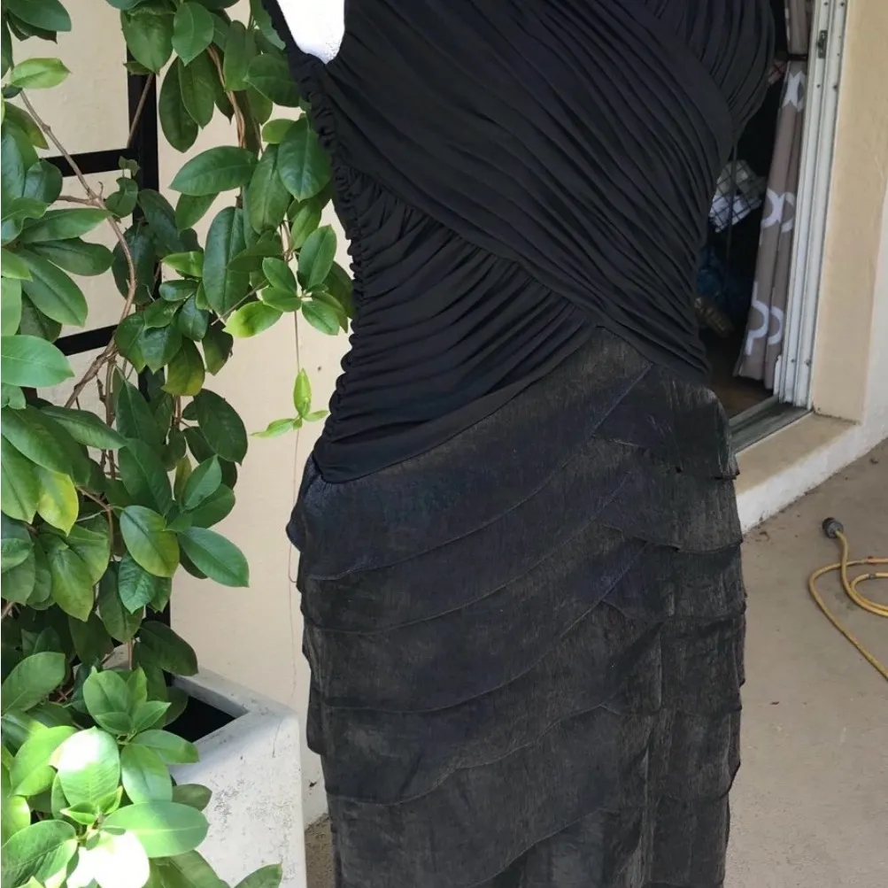 Sangria Black Fitted Sheath Dress Sleeveless V-Neck Form Fit Tiered Cocktail 8 - Image 3