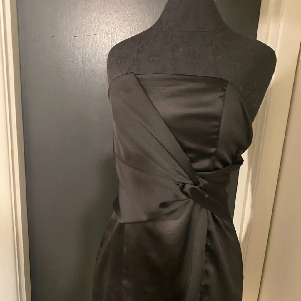 💜 Lulu’s Satin Black Strapless Cocktail Dress - Image 5