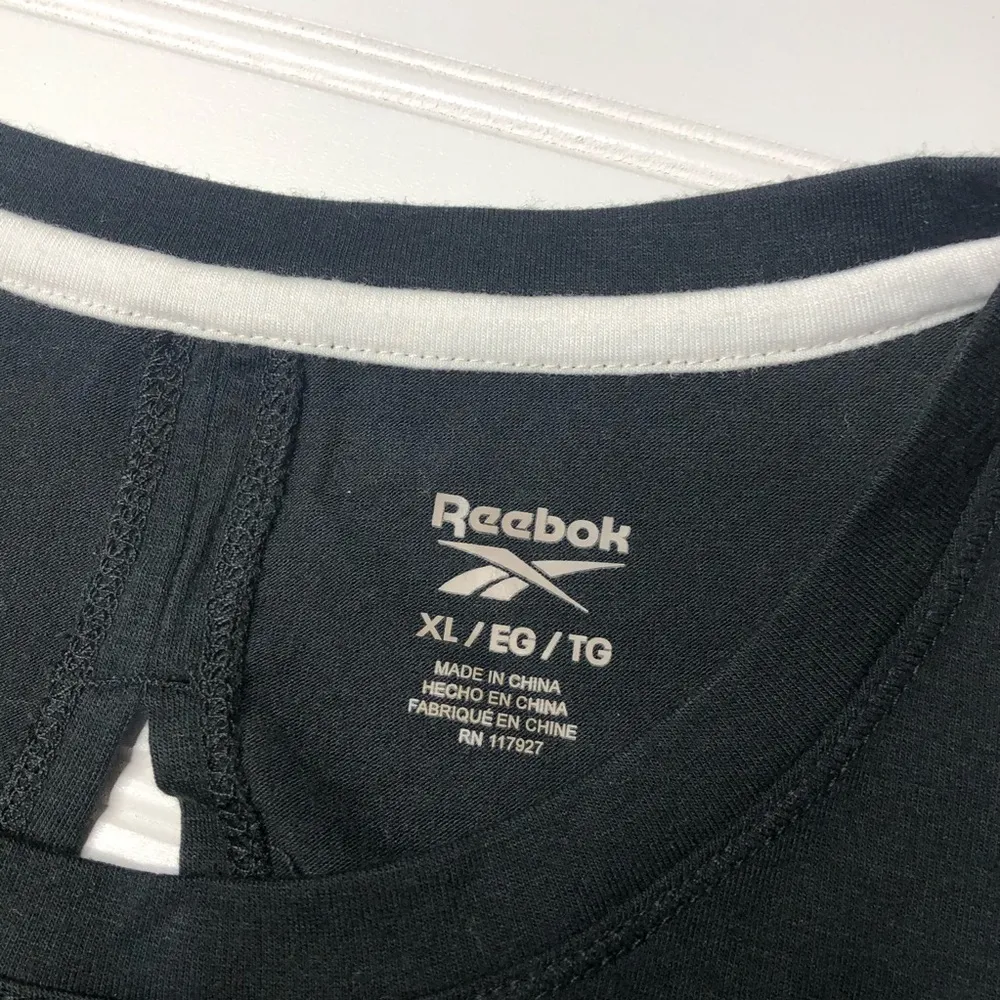 NWT Reebok Burst Throwback Vector Crop Top - Image 4