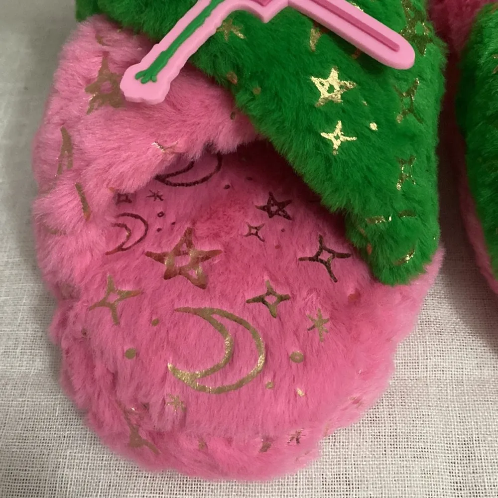 WICKED New! Women’s pink/green plush platform slippers size 9 - Image 5
