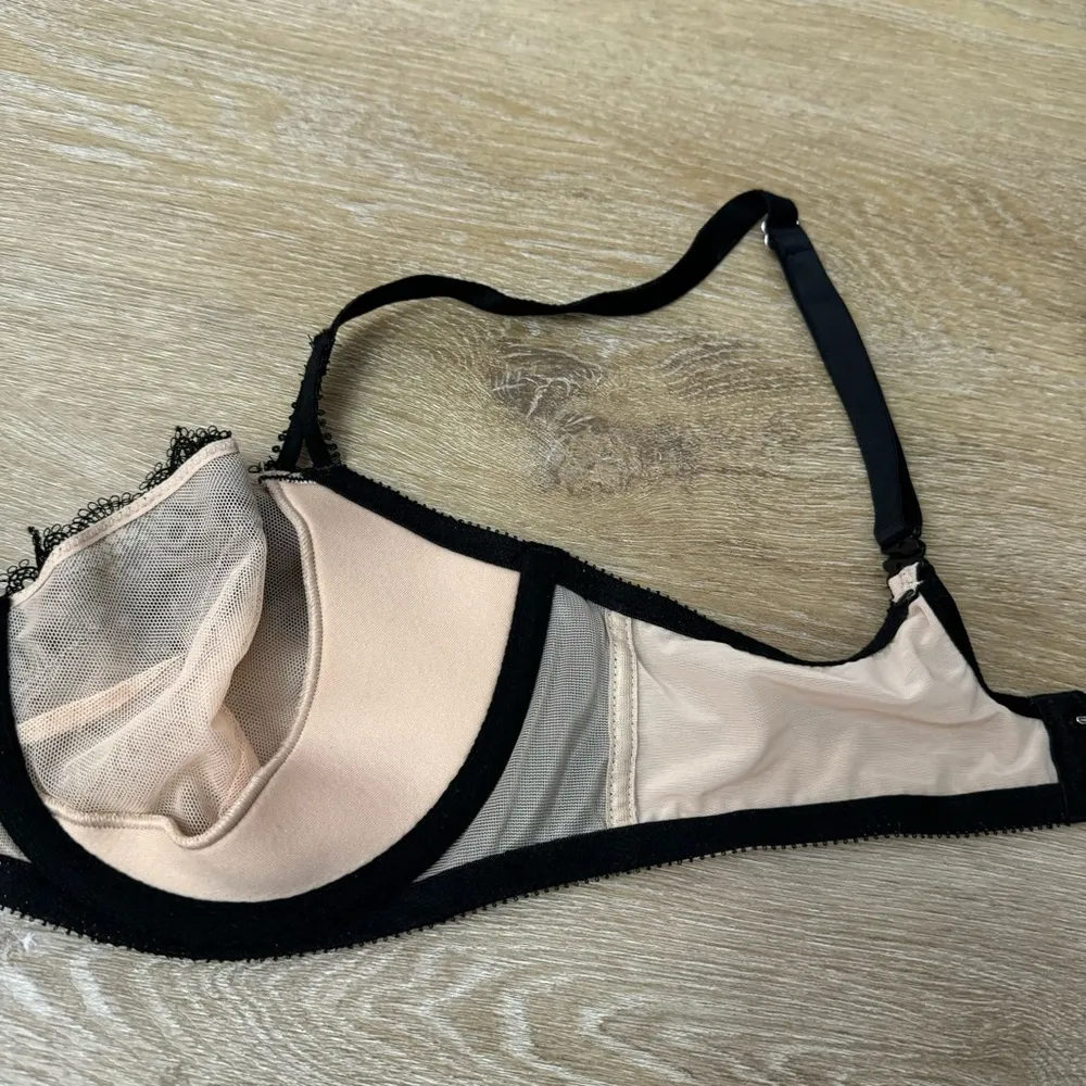 Victoria’s Secret Unlined Lace Underwire Bra - Black and Nude - Image 7
