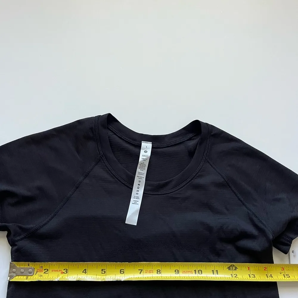 Lululemon  athletica Swiftly Tech Short Sleeve 2.0 Black -Size 6 - Image 5