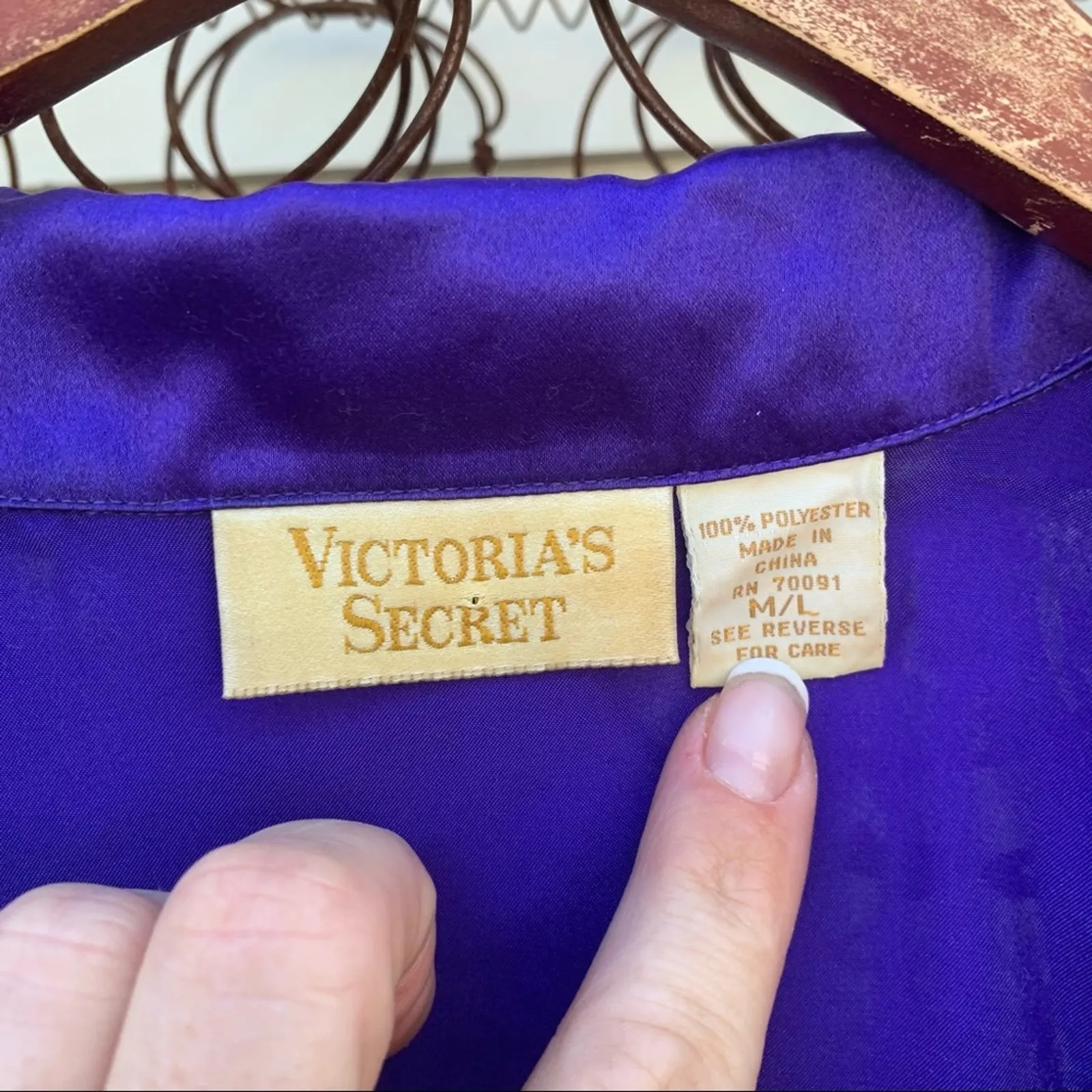 Vintage Victoria's Secret Gold Label purple slinky sleep shirt M/L - Image 3