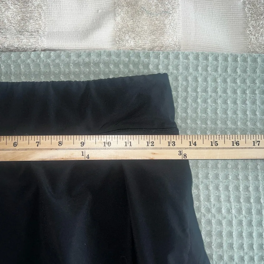 Lululemon Play Off the Pleats Skirt
*13”
Size 2 - Image 5