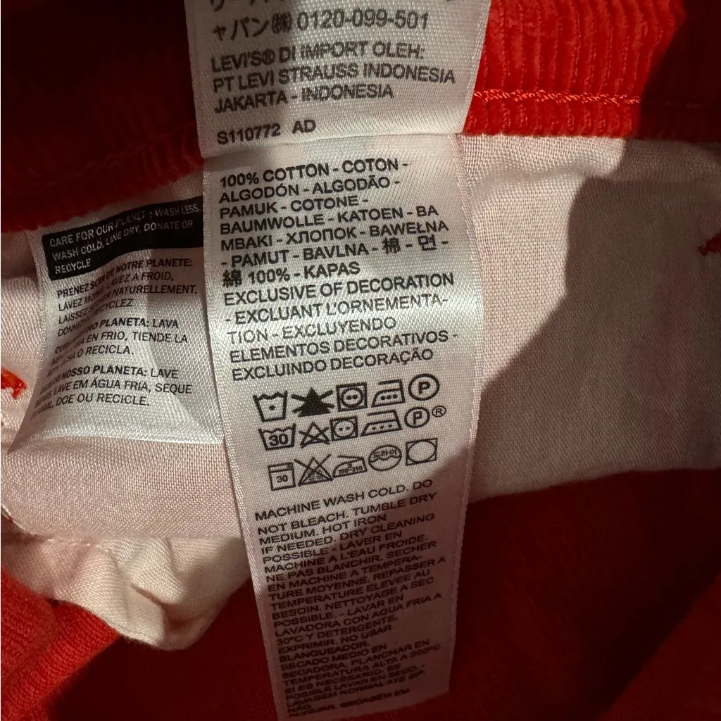 NWT Levi's Women's 94 Baggy Red High Rise Corduroys Size‎ 30 x 31 - Image 4