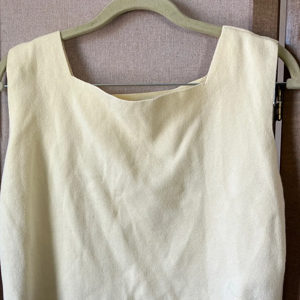 Elegant knit Sleeveless Top Size undefined - Image 2