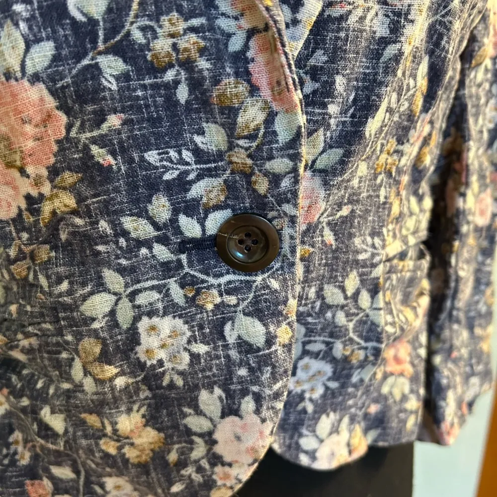 Daughters of the Liberation blue and pink floral cropped linen blend blazer 6 - Image 5