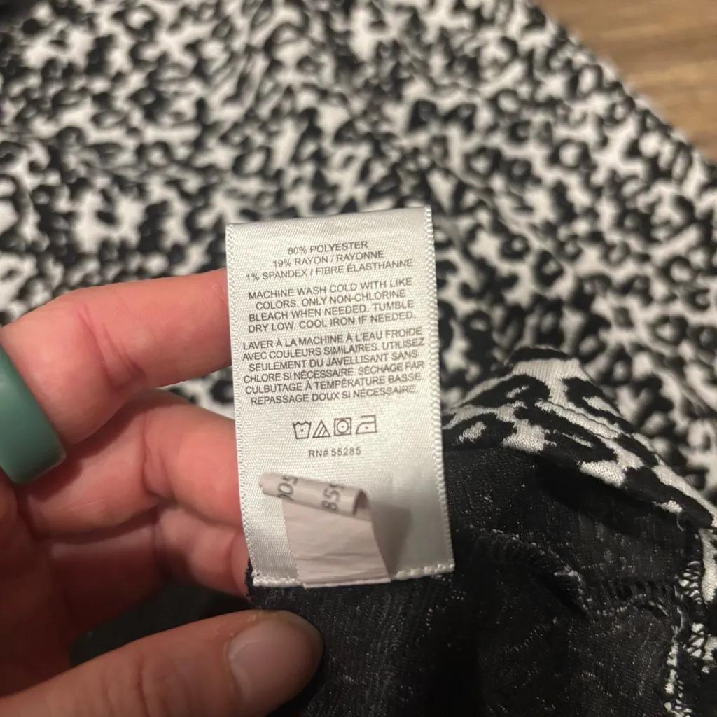 Express Black White Leopard Print Blouse Puff Long Sleeve Textured Top Size Med - Image 5