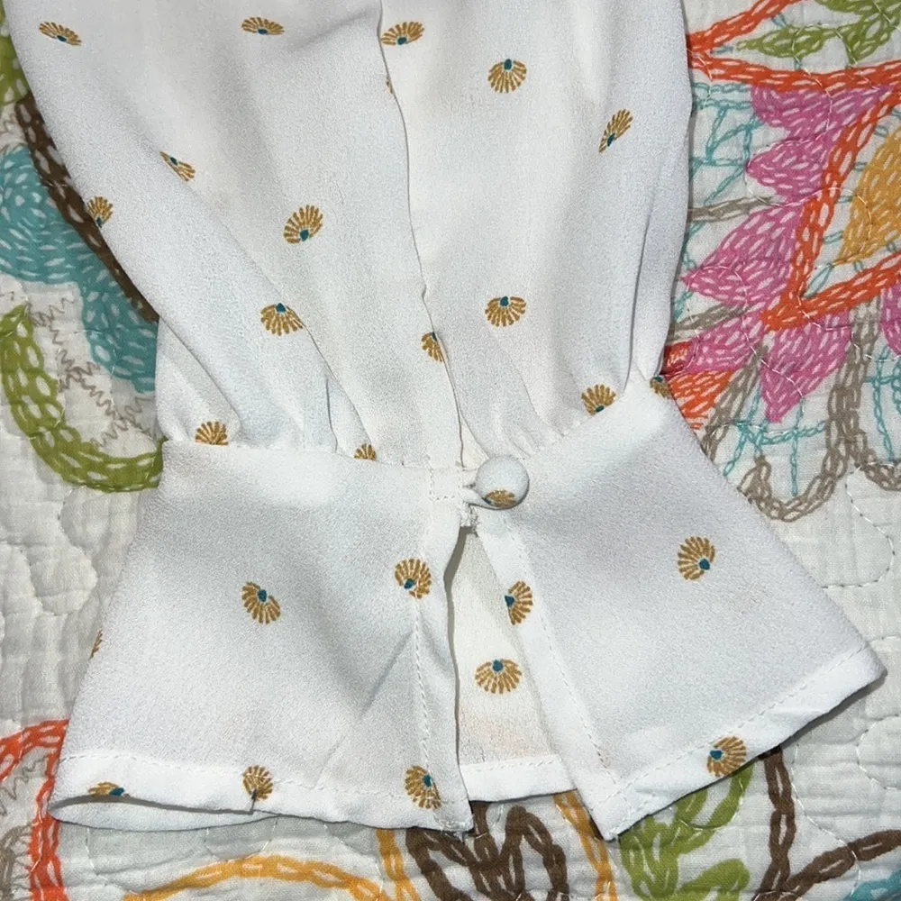 KAARI blue size medium women’s blouse ivory with decorative shell fan dot lined - Image 11