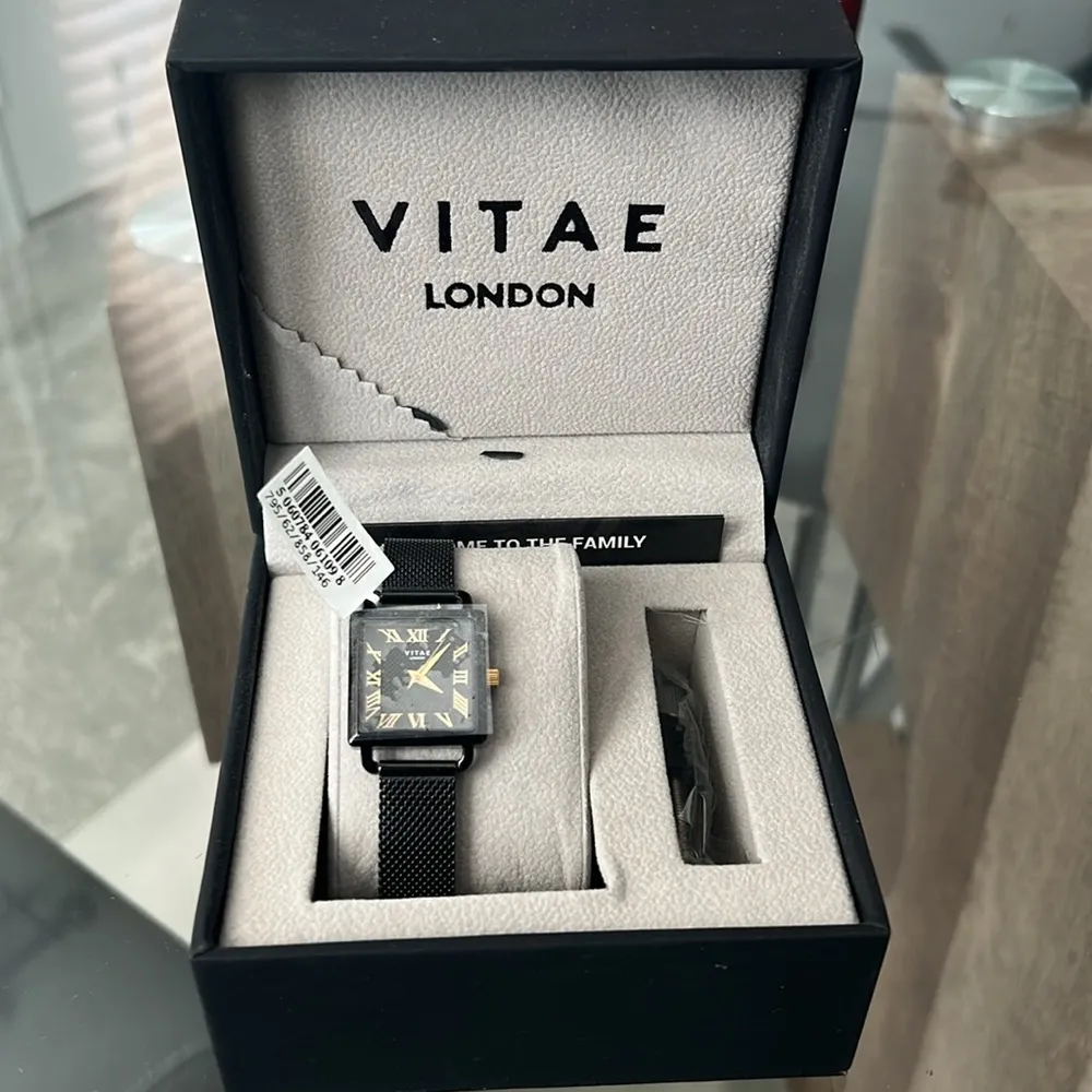 VITAE London Ilesha Black - Image 4