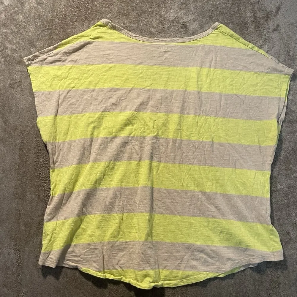 Old Navy Shirt Womens XXL 2X Striped Yellow Tan Tshirt Cap Sleeve Vneck Pocket - Image 3