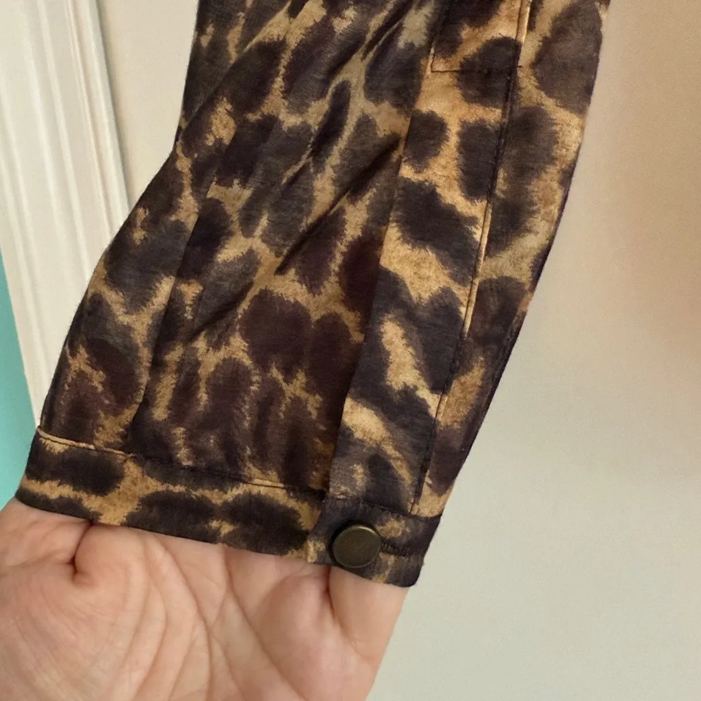 Ann Taylor Petites Leopard Print Blouse Size 2P‎ Button Detail - Image 8