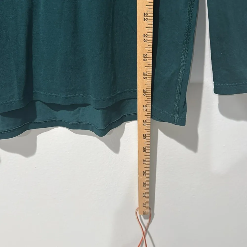 Lululemon Women's Long Sleeve Emerald Workout Top Running Training. Sz 10 - Image 5