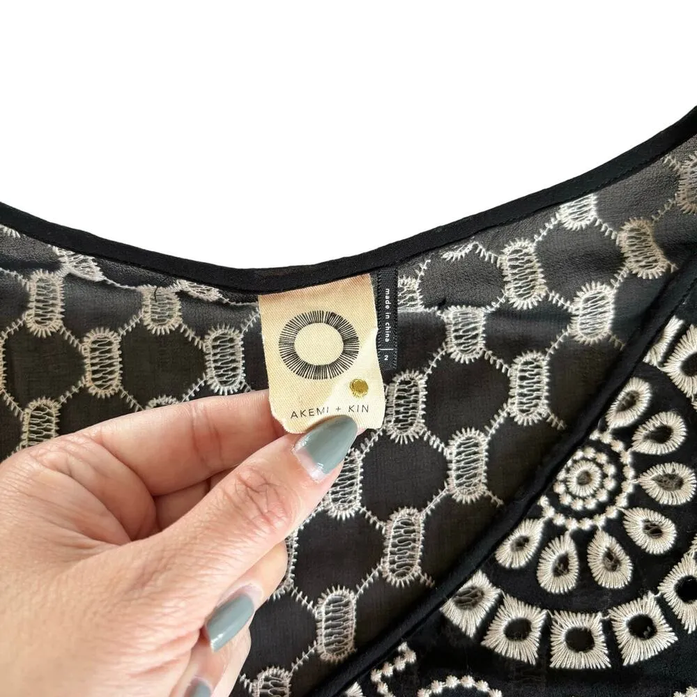 AKEMI + KIN Anthropologie Black Eyelet Boho Embroidered Mini Dress Size 2 - Image 4