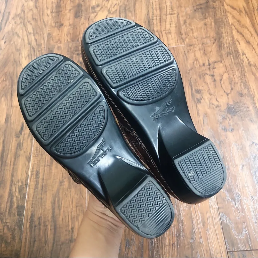 Dansko • Solstice Clogs brown leather button slip-on shoes 37 chunky platform - Image 12